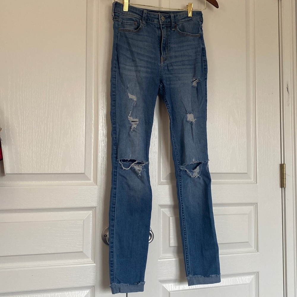 Light wash skinny jeans